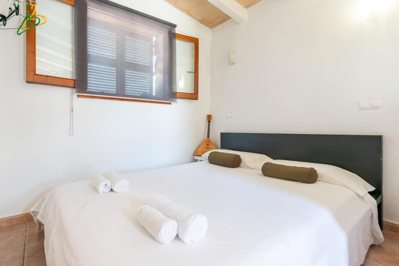 Perello, Swimming Pool And Gardens * Llubi