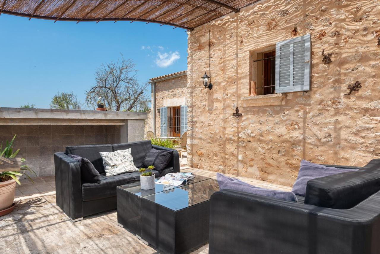 Perello, Swimming Pool And Gardens * Llubi